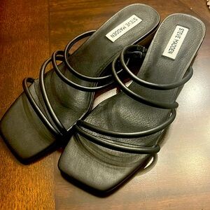 Steve Madden cute black summer sandals